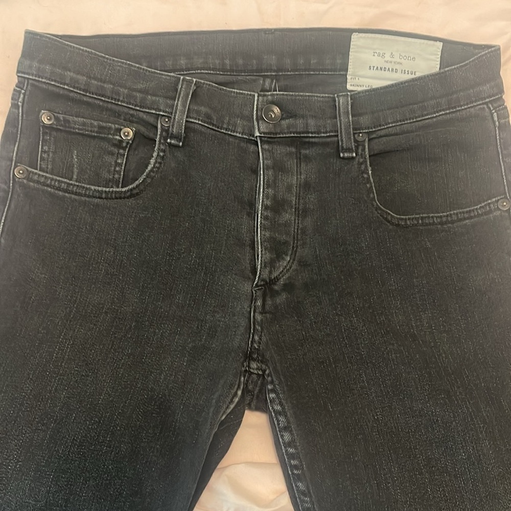 Rag & Bone distressed skinny jeans sz 33